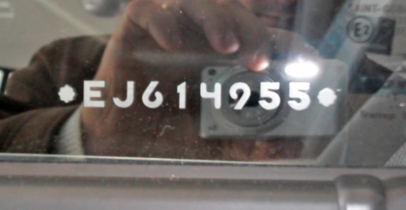 gravação de número de chassi no vidro