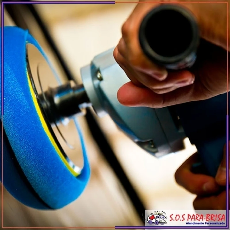 polimento em parabrisas